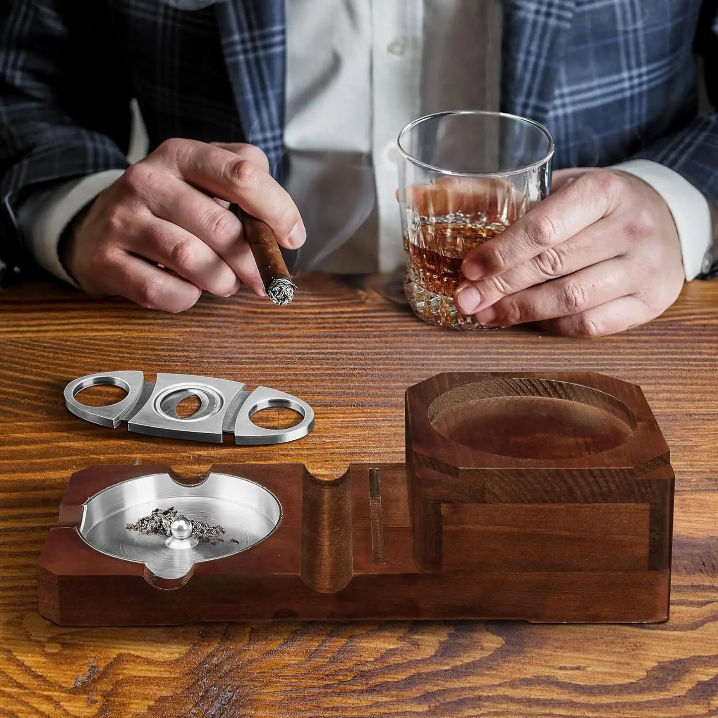 SpiritMate - Whiskey-Tablet mit Zigarrenaschenbecher
